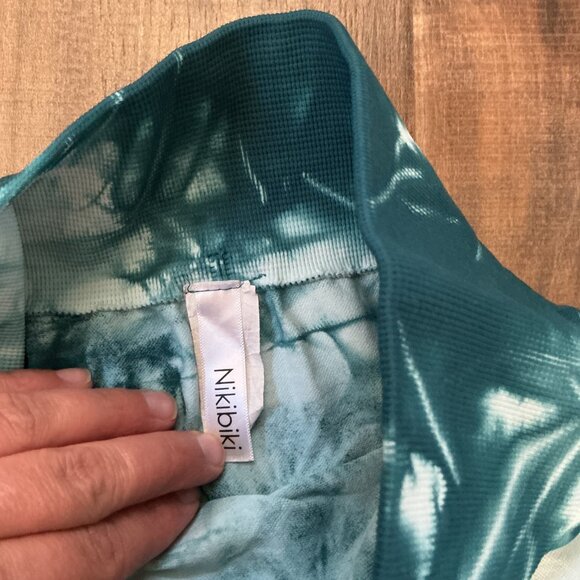 Nikibiki Tie Dye Seamless Leggings | High Waist | Ribbed Waistband Size Small - Picture 7 of 8